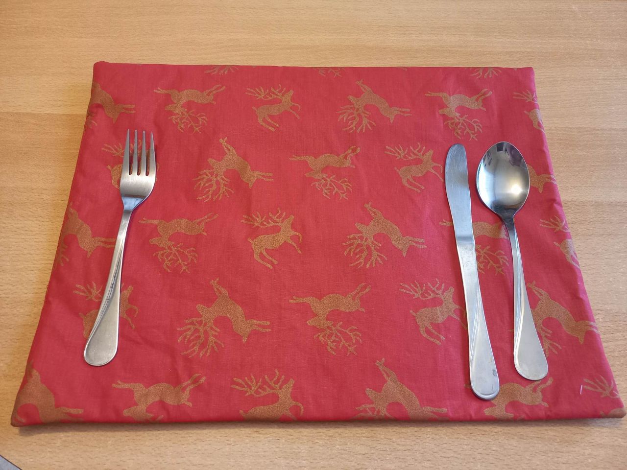 Karácsonyi tányéralátét piros (választható méret)